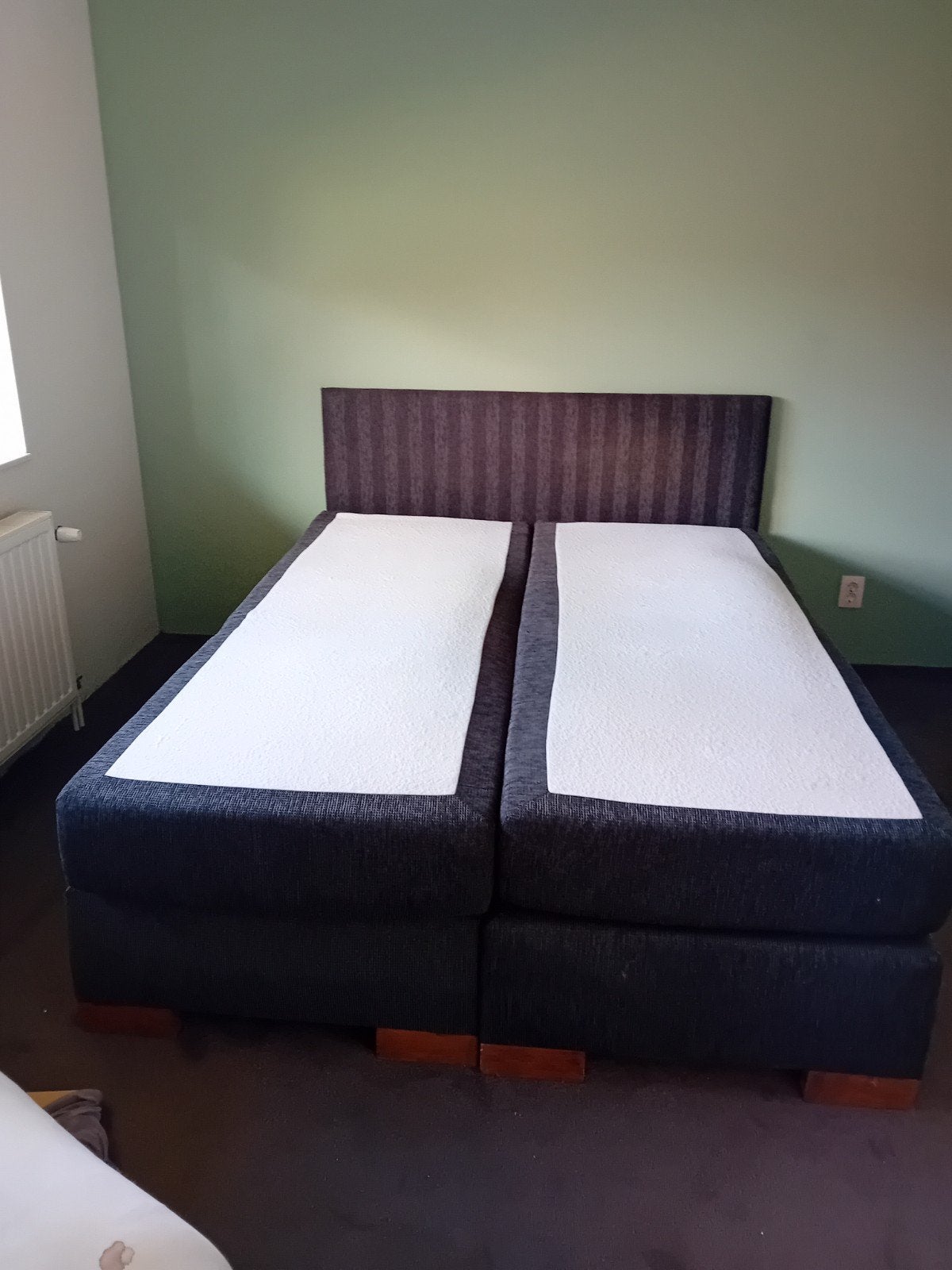 Gratis bed zonder topper . Zaterdag 25 juli ophalen, Huis en Inrichting, Gebruikt, Tweepersoons, Ophalen of Verzenden, 200 cm