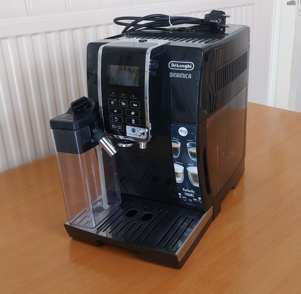 DeLonghi Dinamica Volautomatische espressomachine, Witgoed en Apparatuur, Koffiezetapparaten, Zo goed als nieuw, Gemalen koffie