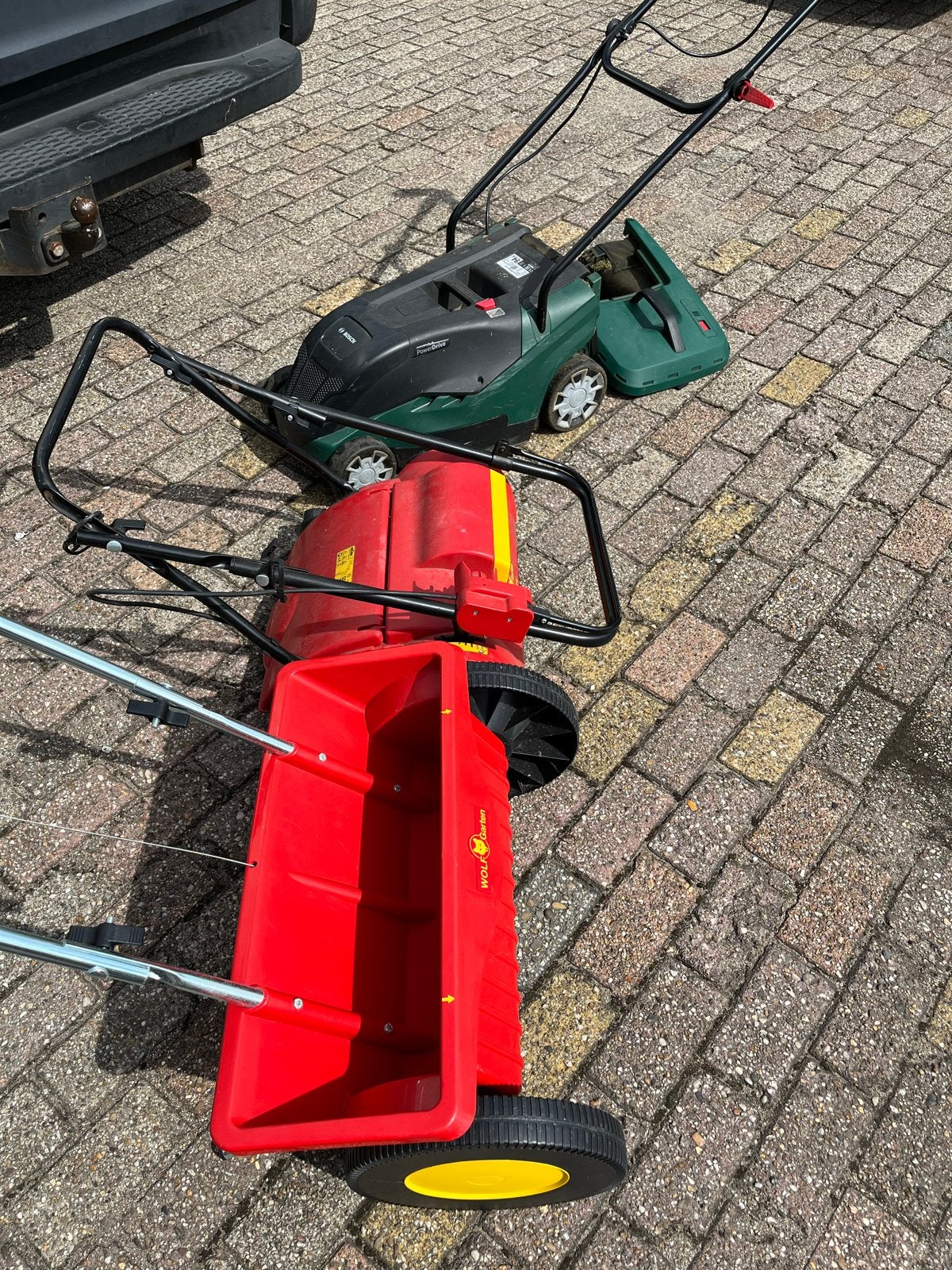 Bosch grasmaaier, verticuteermachine en kunstmeststrooier, Ophalen, Cirkelmaaier, Gebruikt, Elektrische grasmaaier