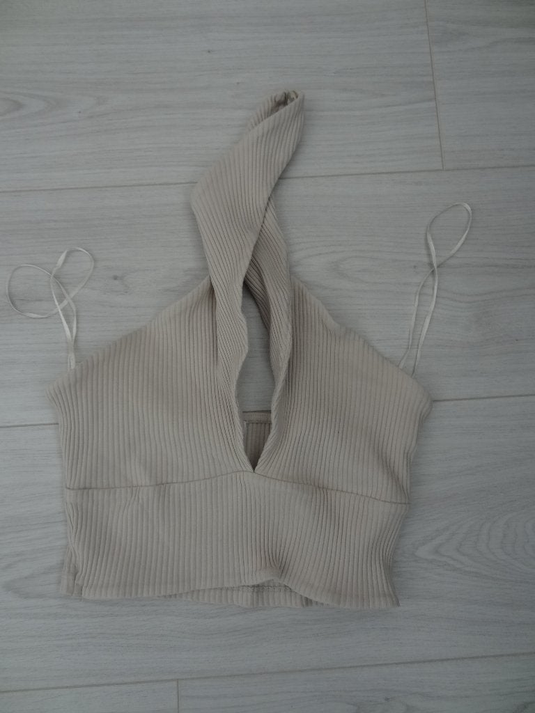 Haltertop in beige van Zara nieuwstaat  maat M, Maat 38/40 (M), Ophalen of Verzenden, Zo goed als nieuw, Zonder mouw