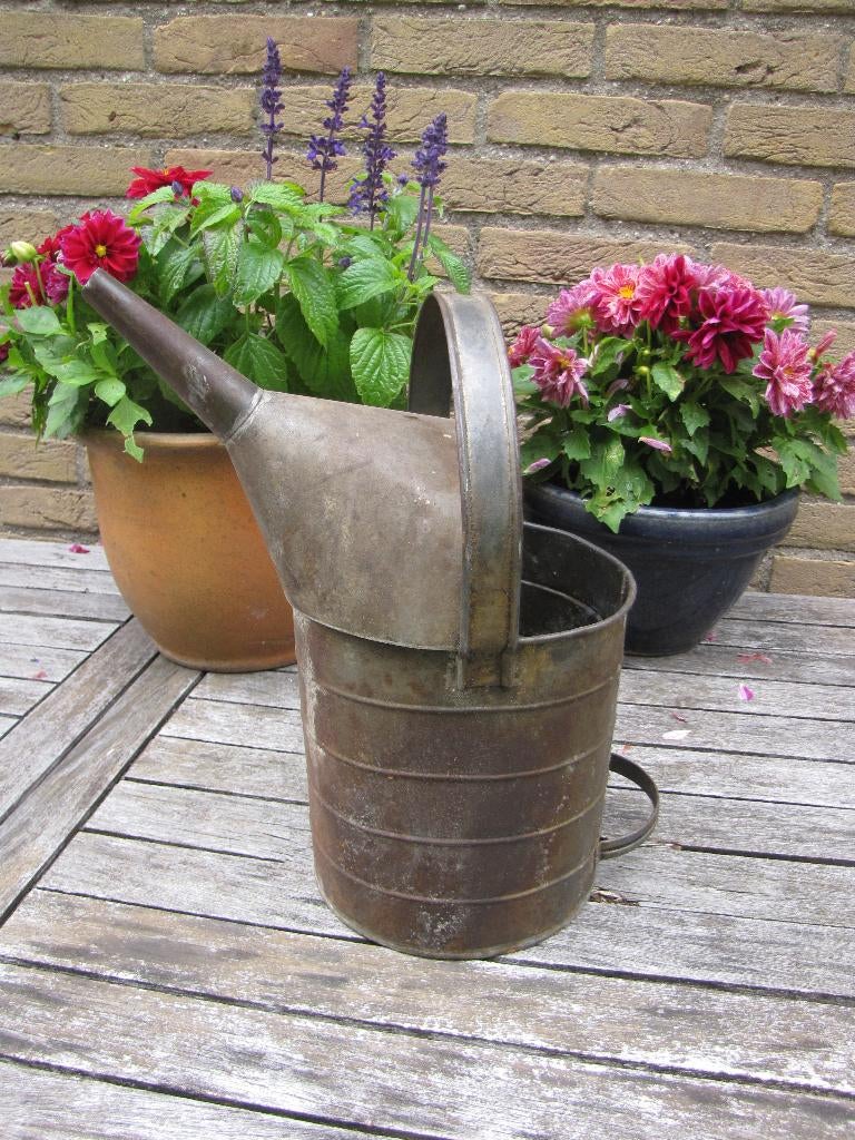 Olie schenk kan 5L vintage / brocante / metaal / industrieel, Antiek en Kunst, Antiek | Gereedschap en Instrumenten, Ophalen of Verzenden