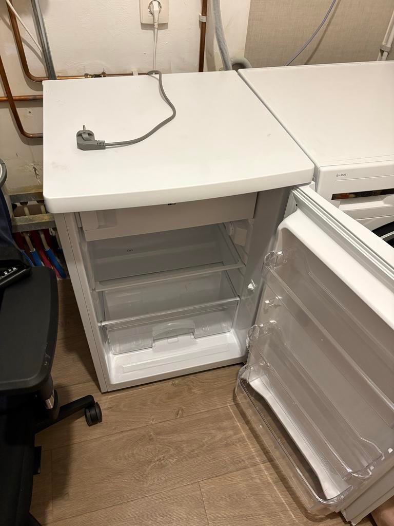Koelkast koenic, Minder dan 75 liter, Ophalen, Zo goed als nieuw, Met vriesvak