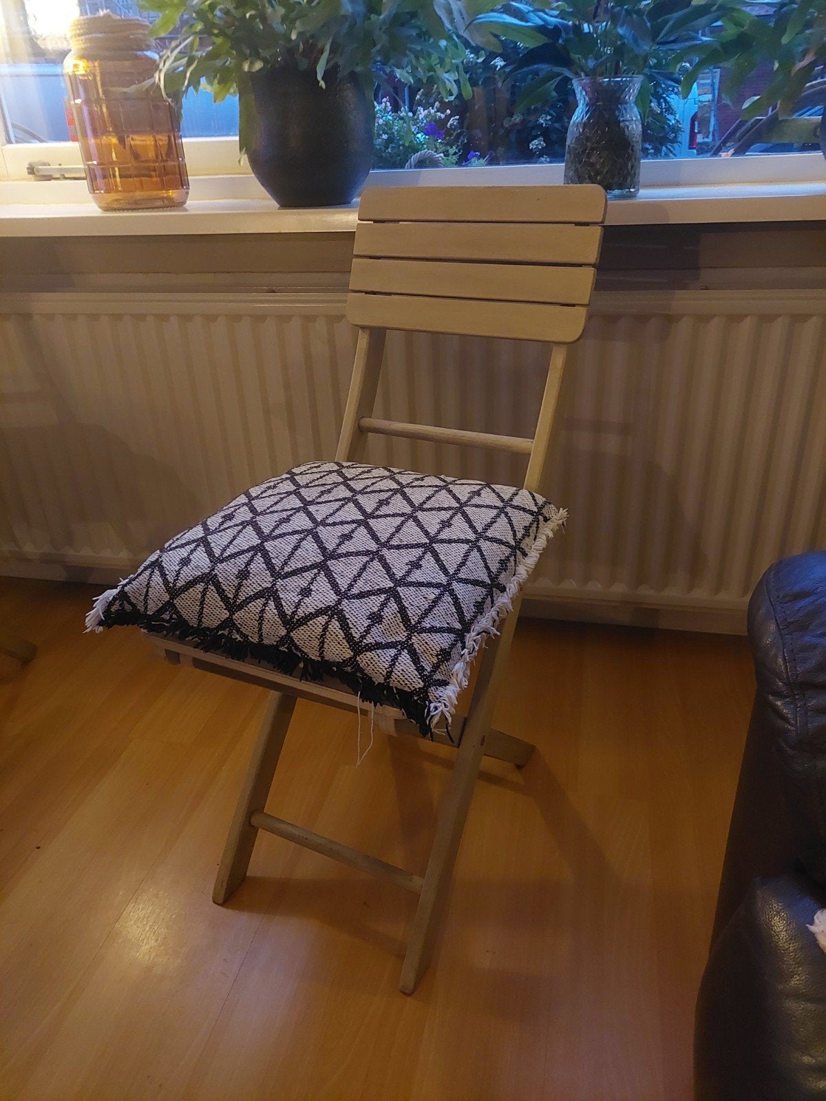 2 inklapbare stoeltjes inclusief kussens, Huis en Inrichting, Ophalen, Hout, Gebruikt, Twee