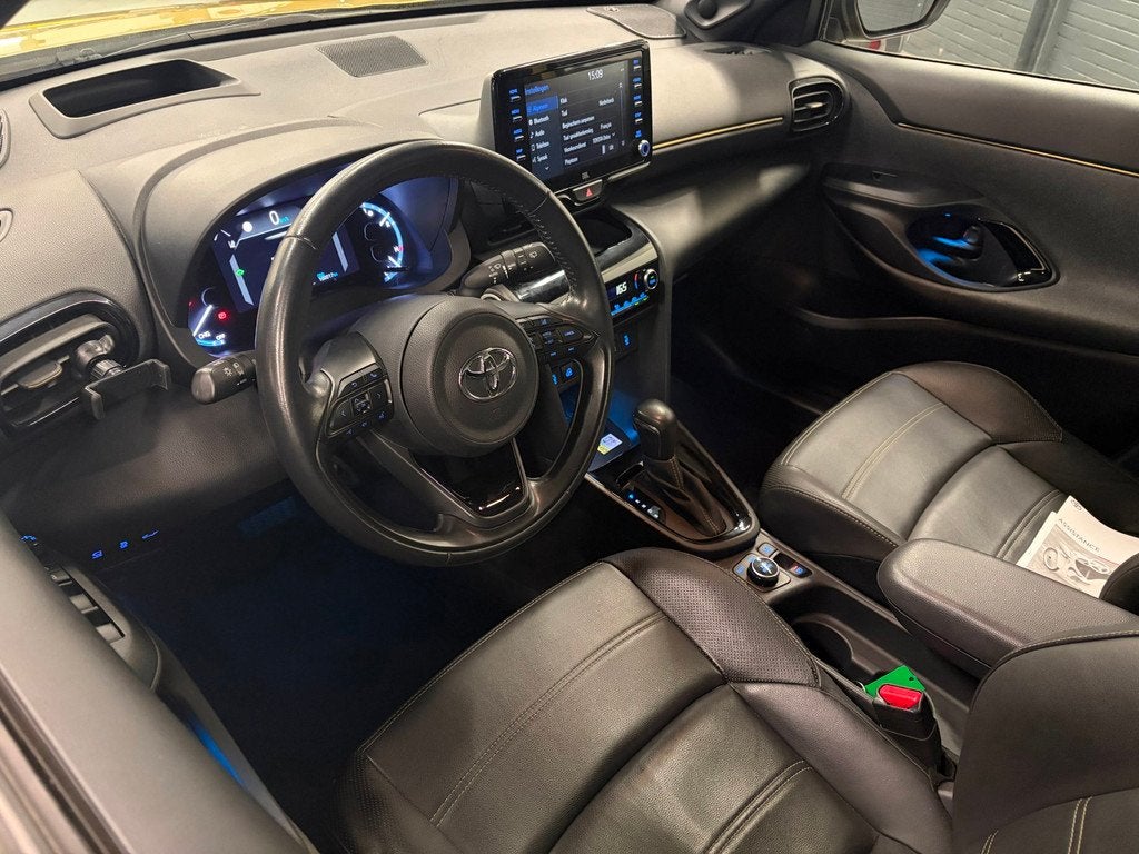 Toyota Yaris Cross 1.5 Hybrid Executive Automaat AWD / Leder, Gebruikt, Zwart, Bedrijf, Automatische klimaatregeling
