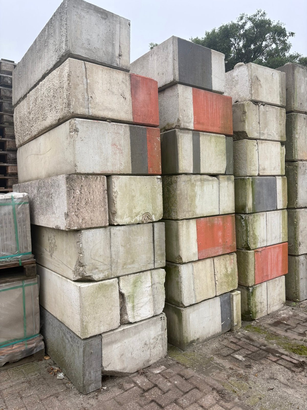 Betonblokken diverse afmetingen, Tuin en Terras, Tegels en Klinkers, Ophalen, Zo goed als nieuw, Beton, Overige typen