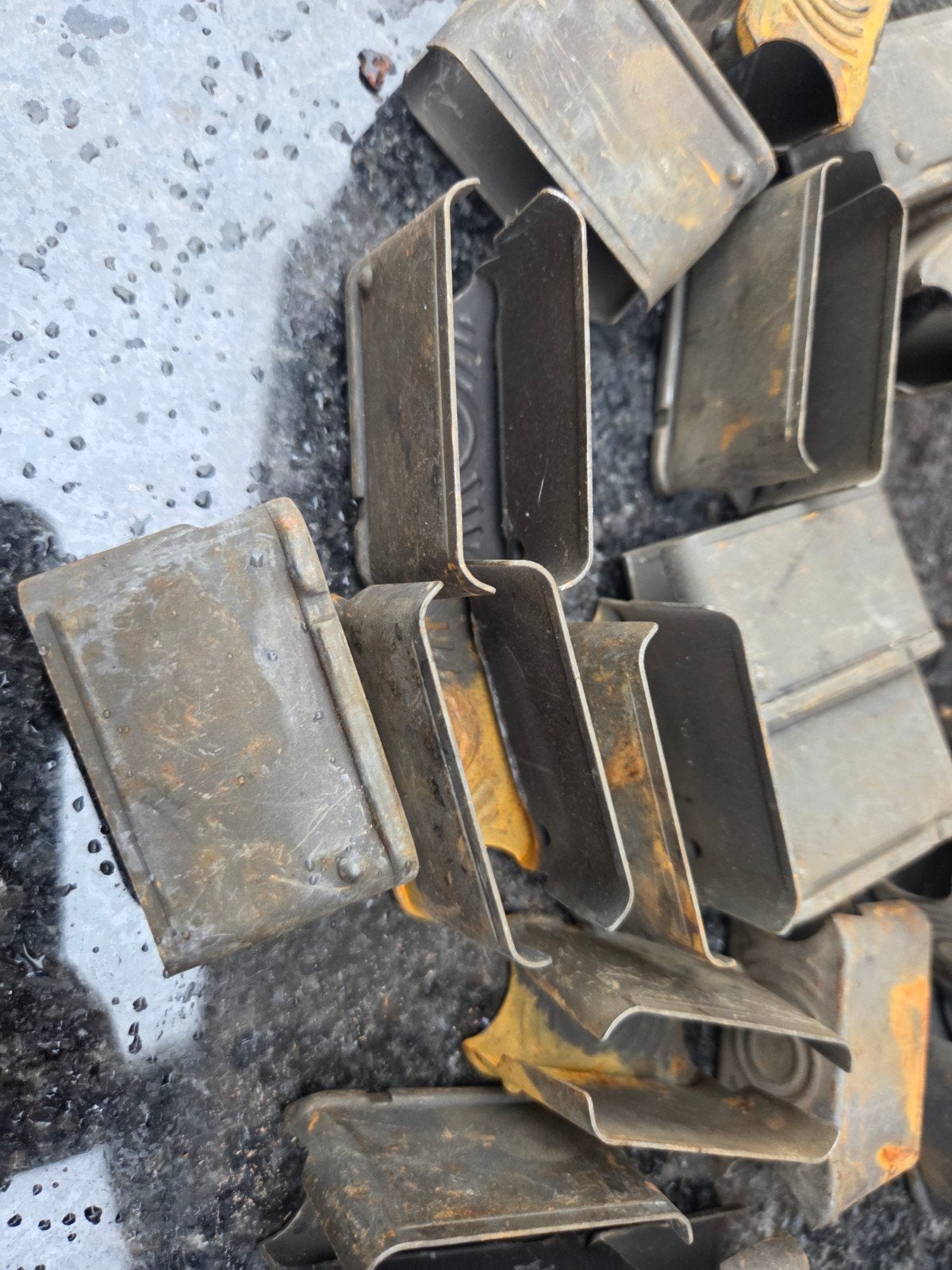 18 Garand clips WO2 en naoorlogs, Ophalen