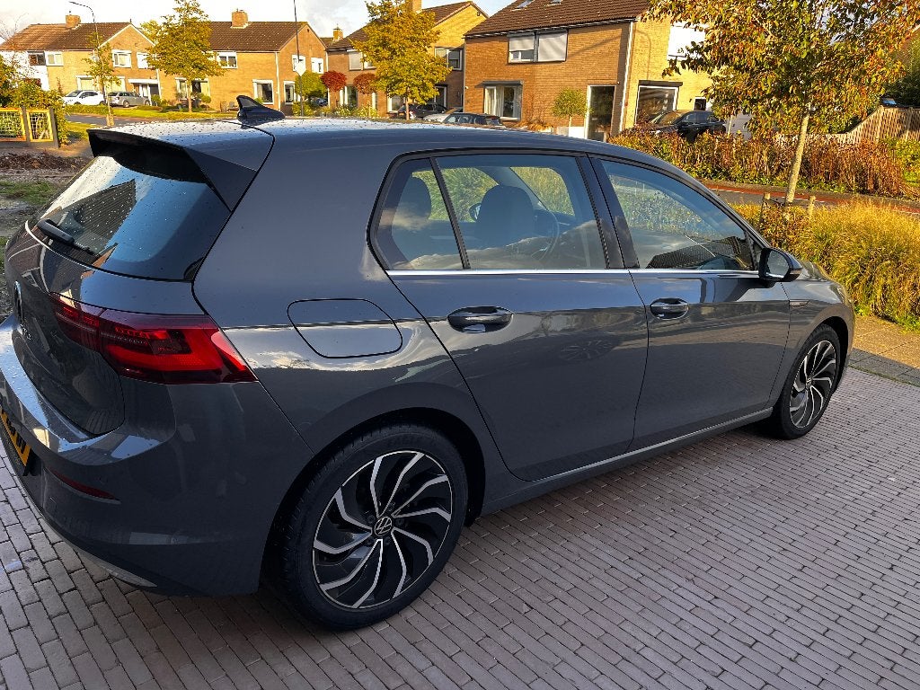Foto 4 van Volkswagen Golf 1.5 Etsi 150pk 7-DSG 2020 Grijs