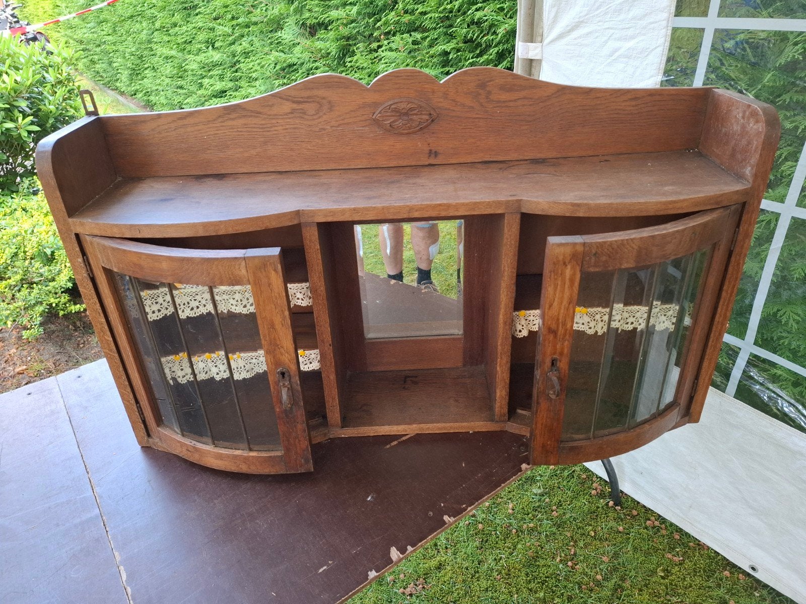 Antieke eiken wandkast met spiegel en glas-in-lood deuren, Ophalen
