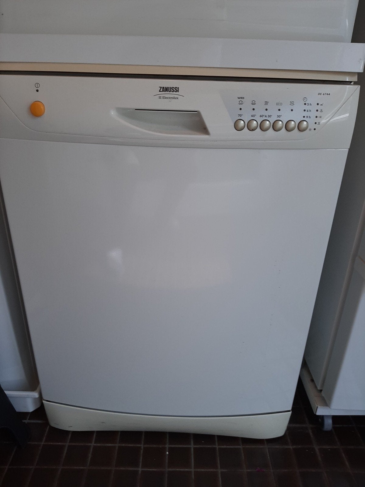 ZANUSSI VAATWASSER .weinig gebruikt ., Ophalen, Zo goed als nieuw, Vrijstaand, 85 tot 90 cm