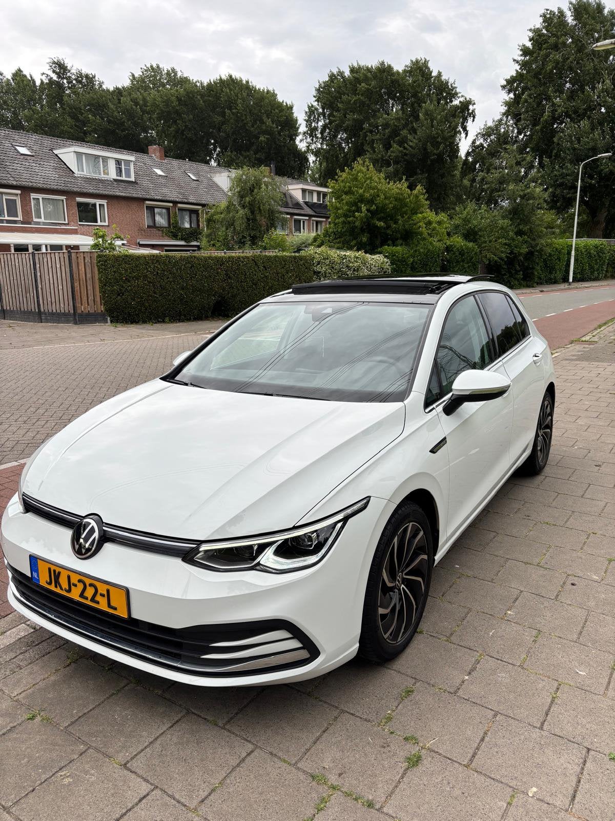 Volkswagen Golf 1.5 eTSI Pano Virtual Dash Camera, Stof, 1498 cc, 4 cilinders, Wit
