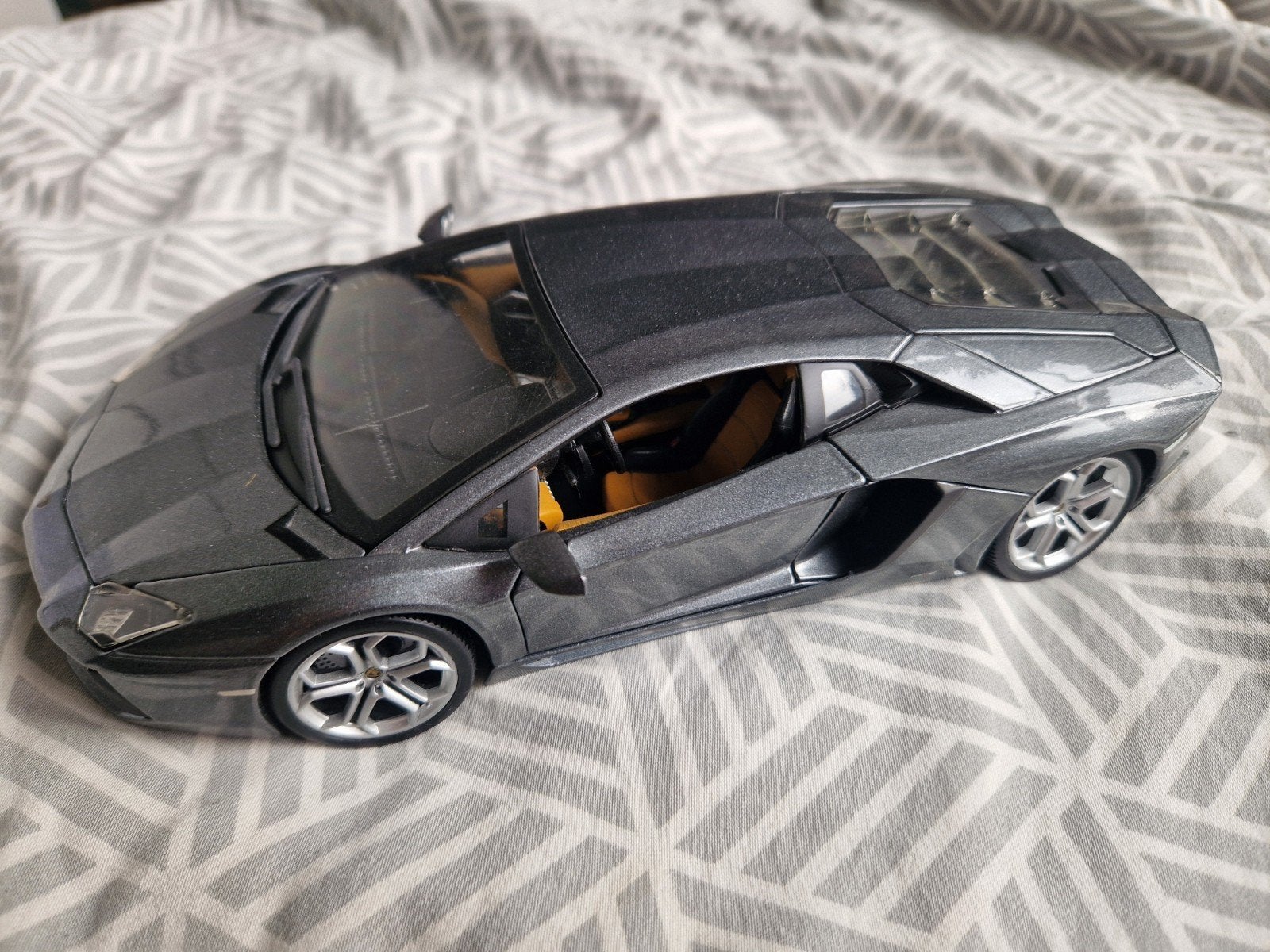 Lamborghini Aventador LP700-4 modelauto (Bburago), Hobby en Vrije tijd, Ophalen of Verzenden, Zo goed als nieuw, Auto, Bburago