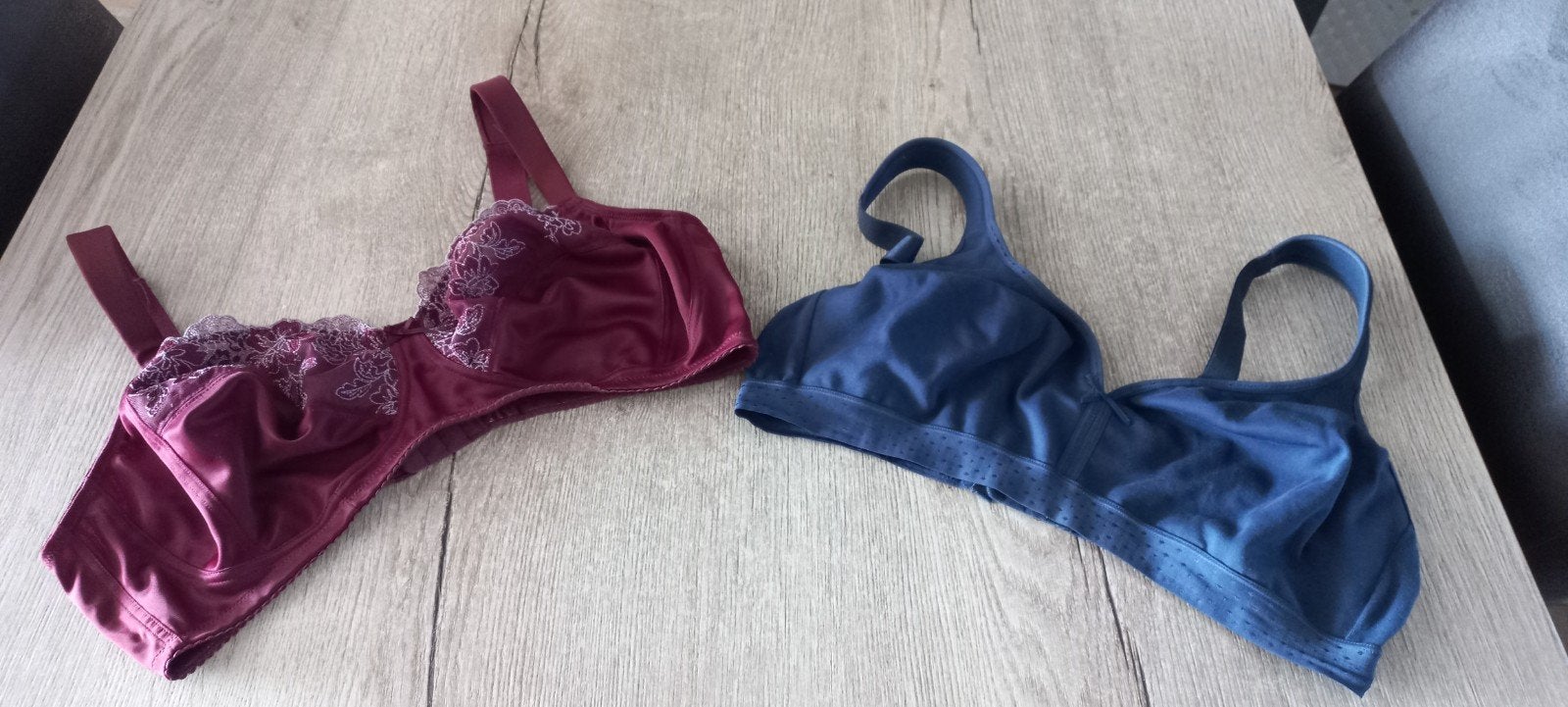 Comfortabele BH's - Blauw en Bordeauxrood maat 80 C, Onbekend, Ophalen of Verzenden, Blauw, BH