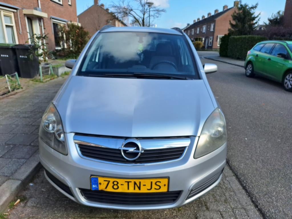 Opel Zafira 1.6 2006 Grijs, Auto's, Voorwielaandrijving, Stof, Navigatiesysteem, Zwart
