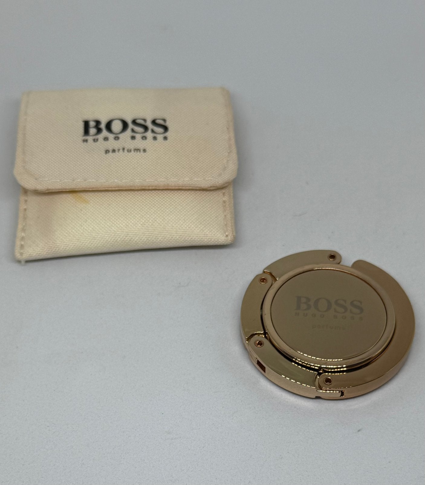 Hugo boss hanger voor handtas aan een tafel te hangen, Verzamelen, Verzenden, Nieuw, Toebehoren