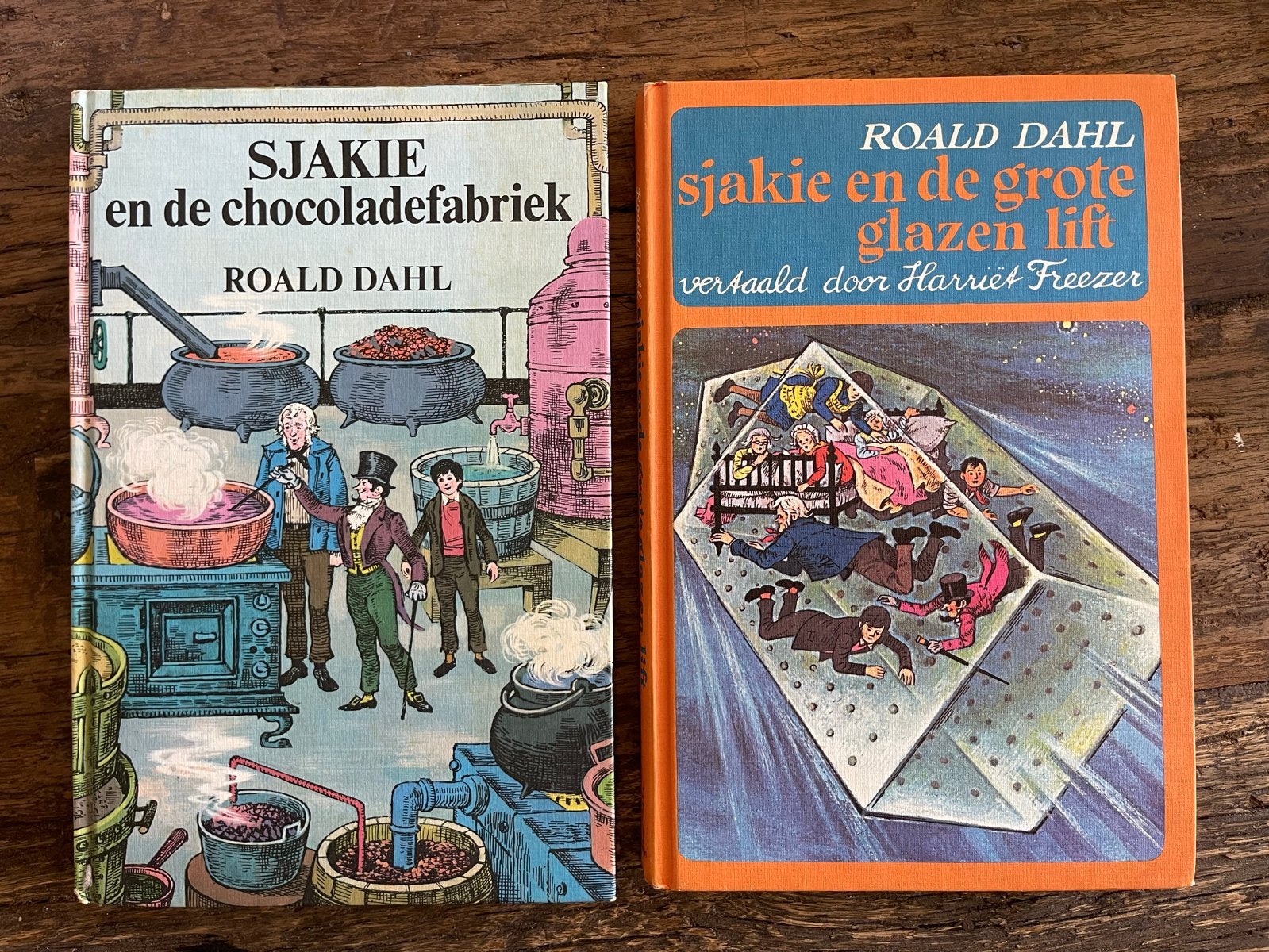 Sjakie en de chocoladefabriek & de grote glazen lift - Dahl, Ophalen of Verzenden, Gelezen, Fictie algemeen
