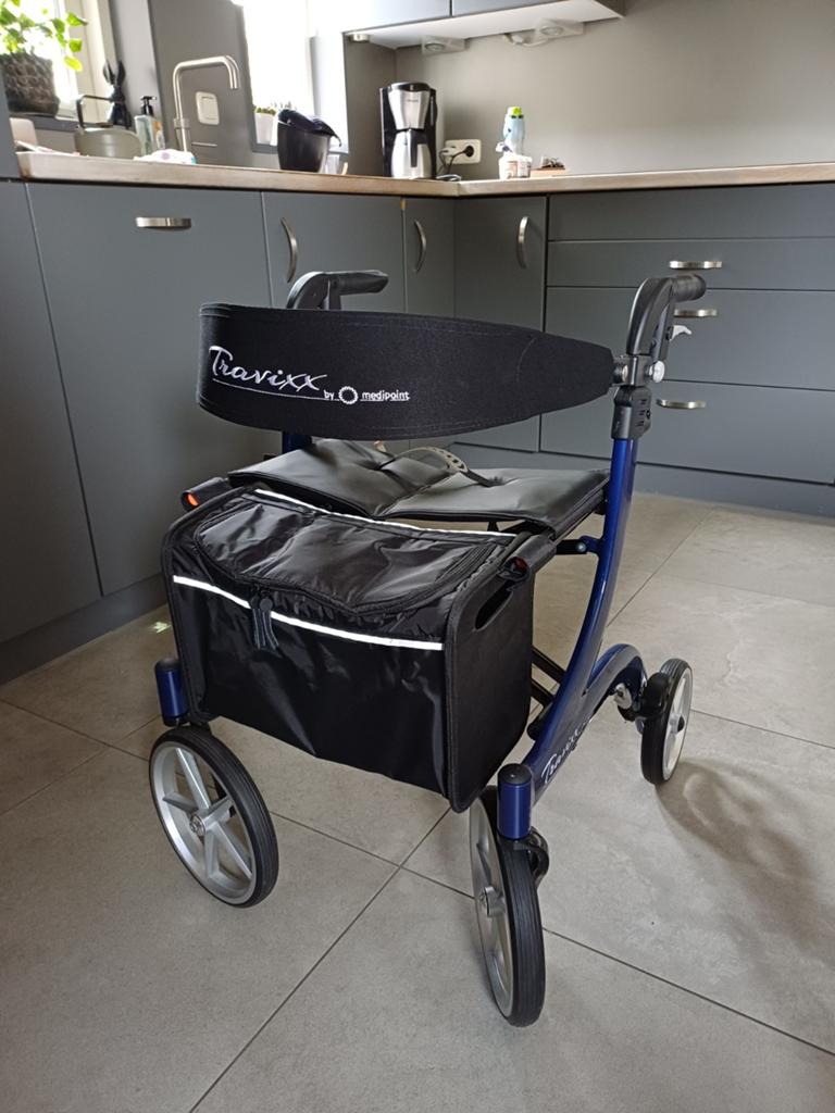 Rolator Travixx Deluxe van het merk Travixx, Diversen, Ophalen, Lichtgewicht, Zo goed als nieuw