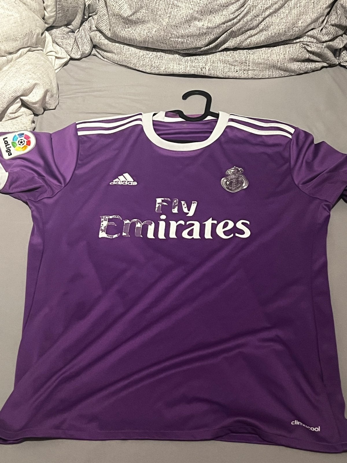 Real Madrid uitshirt 2016/2017 Bale paars maat L, Maat 52/54 (L), Paars, Ophalen of Verzenden, Voetbal