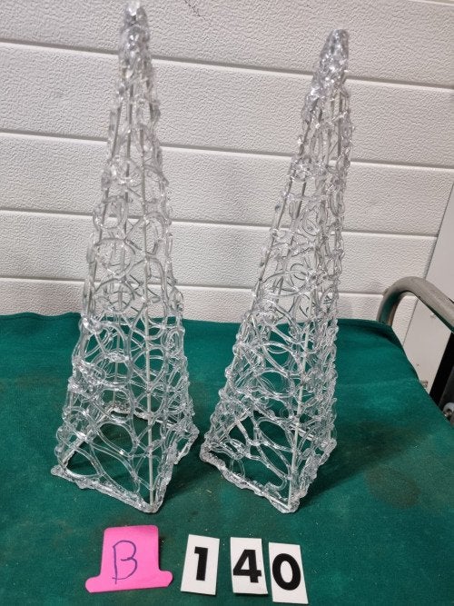 piramide doorzichtig kunststof 2 stuks [b140], Diversen, Ophalen of Verzenden, 'T Olde Gre-j, Info@toldegrej.nl, Endepoelstraat 20f Didam
