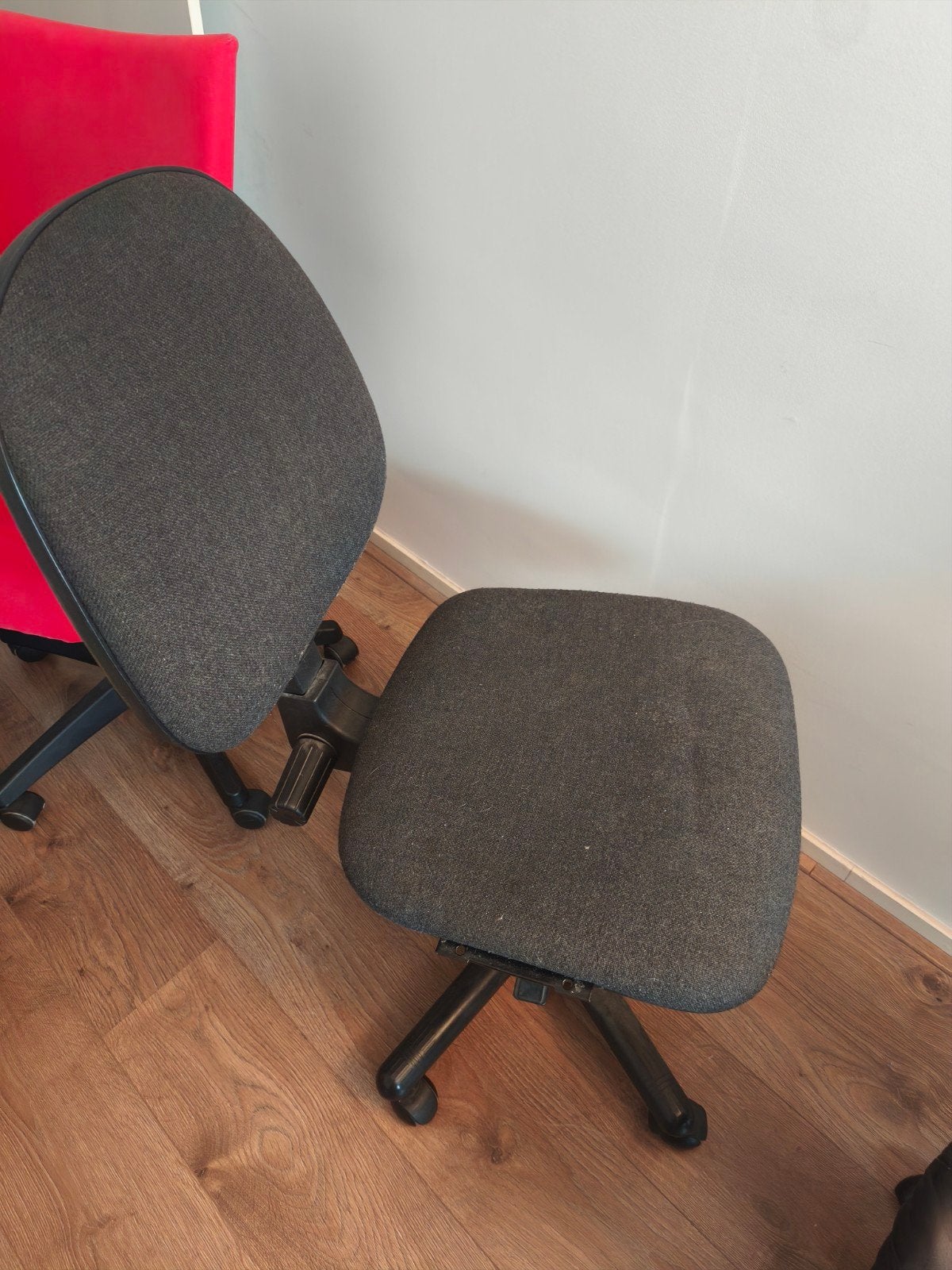 grey chair, Ophalen of Verzenden, Gebruikt, Zwart