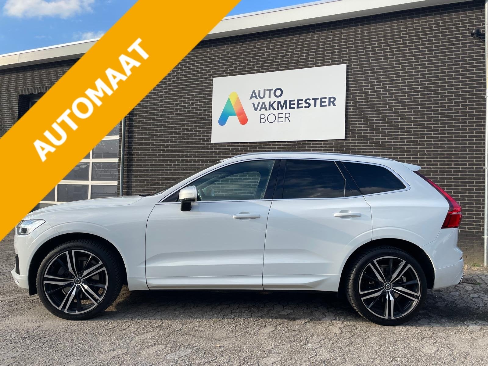 Volvo XC60 D4 190pk Geartronic AWD / Trekhaak, Auto's, 12 maanden, Gebruikt, Wit, Bedrijf