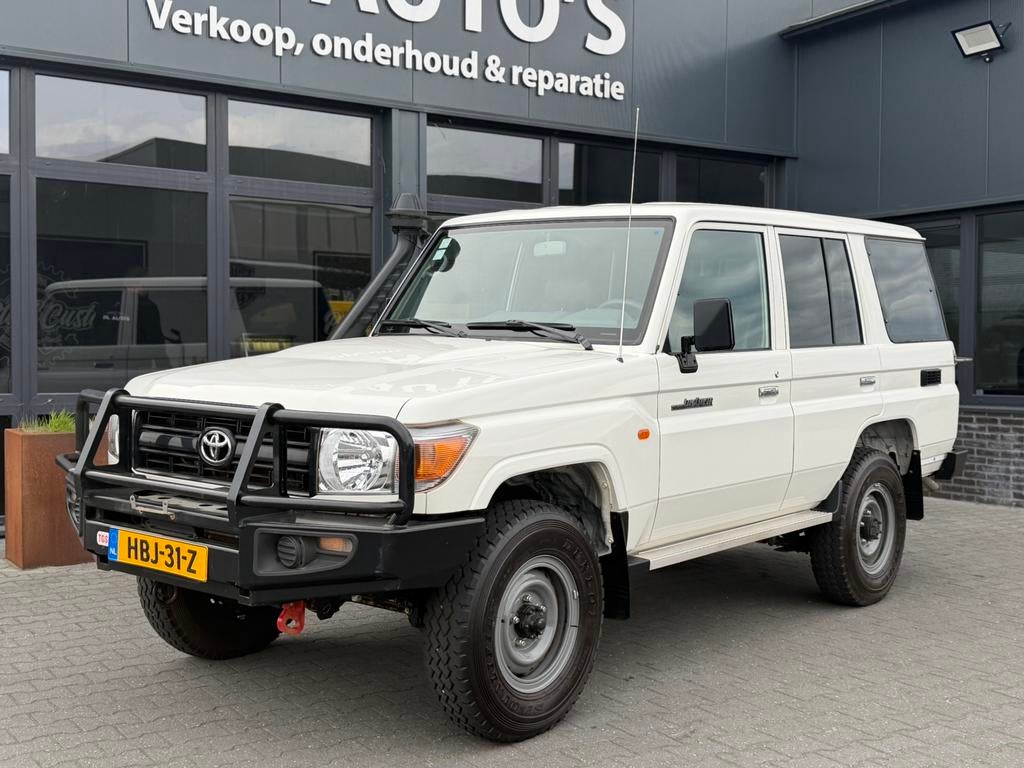Toyota Land Cruiser HZJ 76 4.2 D 2021, Auto's, Toyota, Euro 6, 4164 cc, Wit, 10 km/l