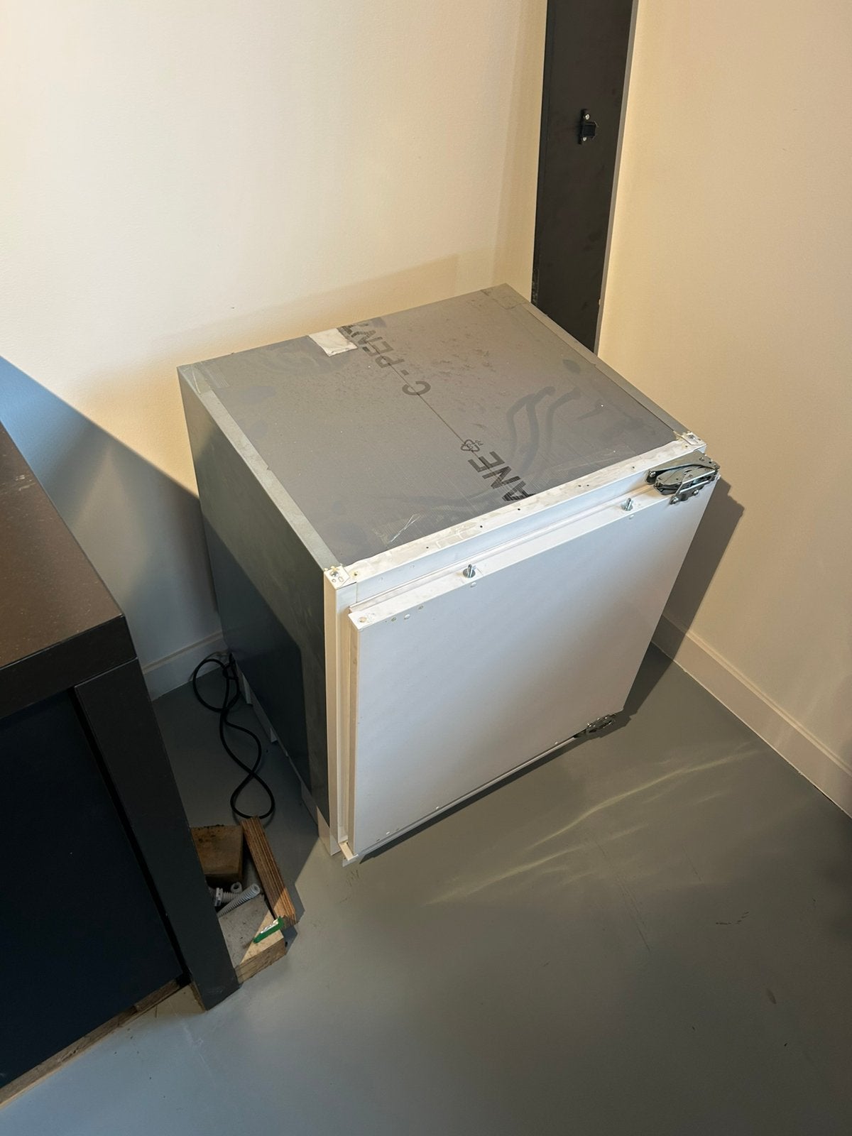 Whirlpool inbouw koelkast, Witgoed en Apparatuur, Ophalen, 45 tot 60 cm, Zonder vriesvak, Gebruikt