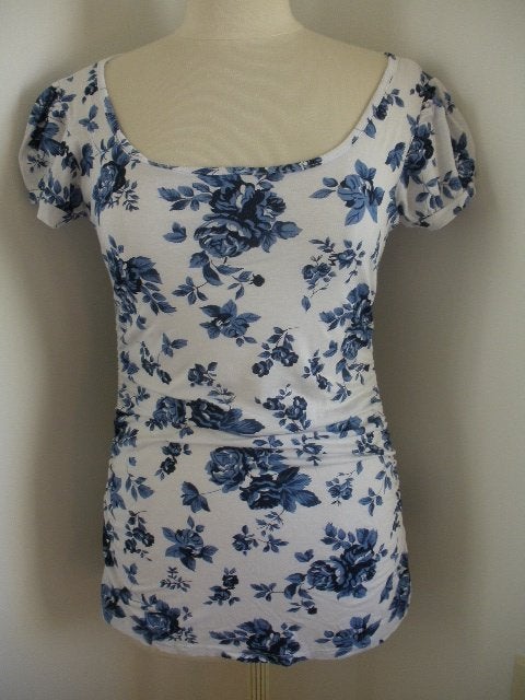 Pescara t- shirt wit met blauwe bloemen maat M, Maat 38/40 (M), Wit, Pescara, Ophalen of Verzenden