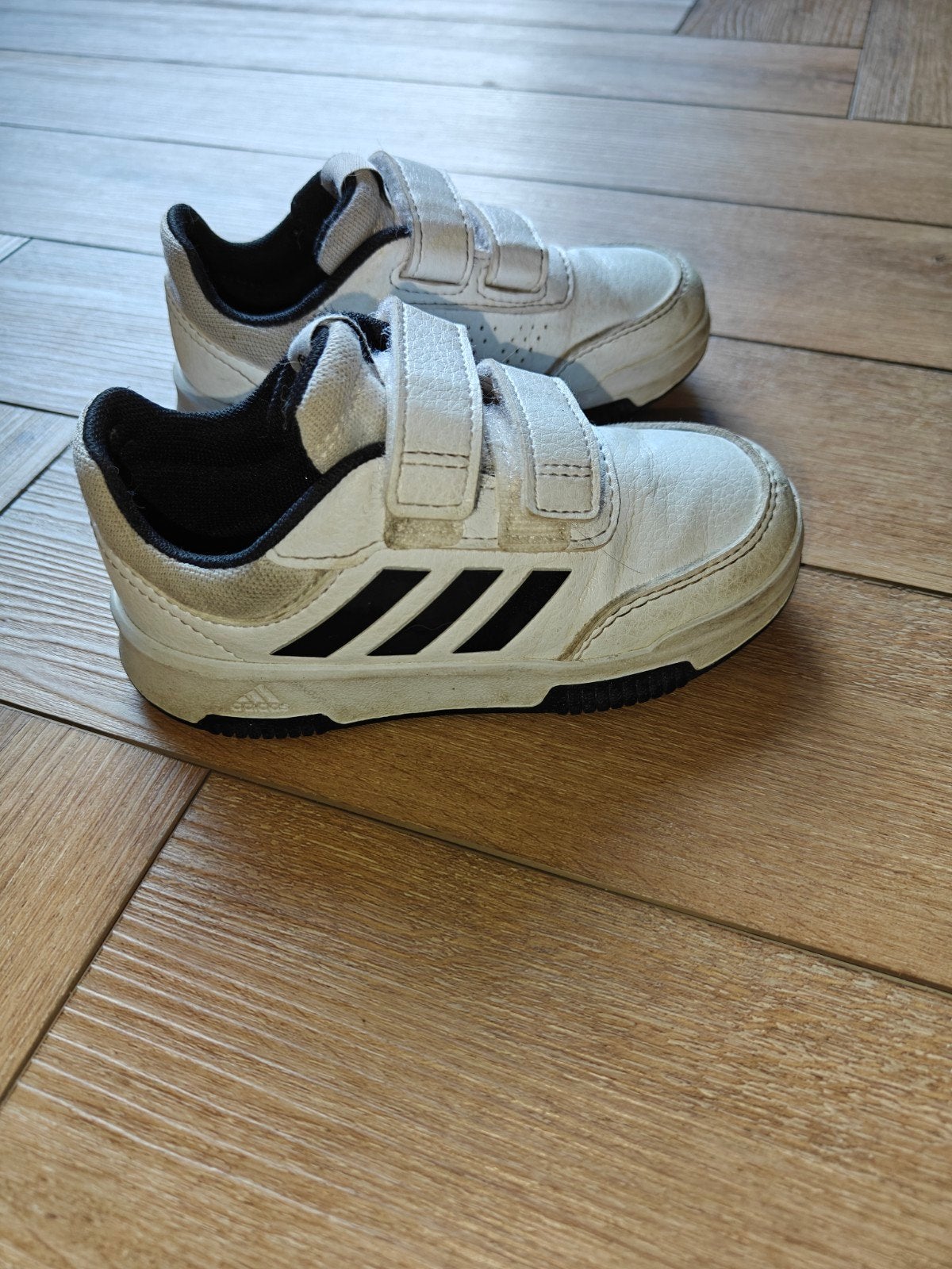 Adidas sportschoenen maat 25 voor jongens of meisjes, Adidas, Gebruikt, Ophalen of Verzenden, Jongen of Meisje