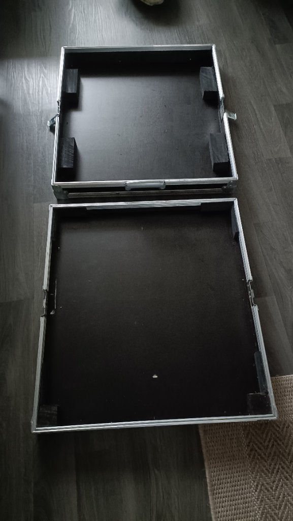 Flight case, Ophalen, Zo goed als nieuw
