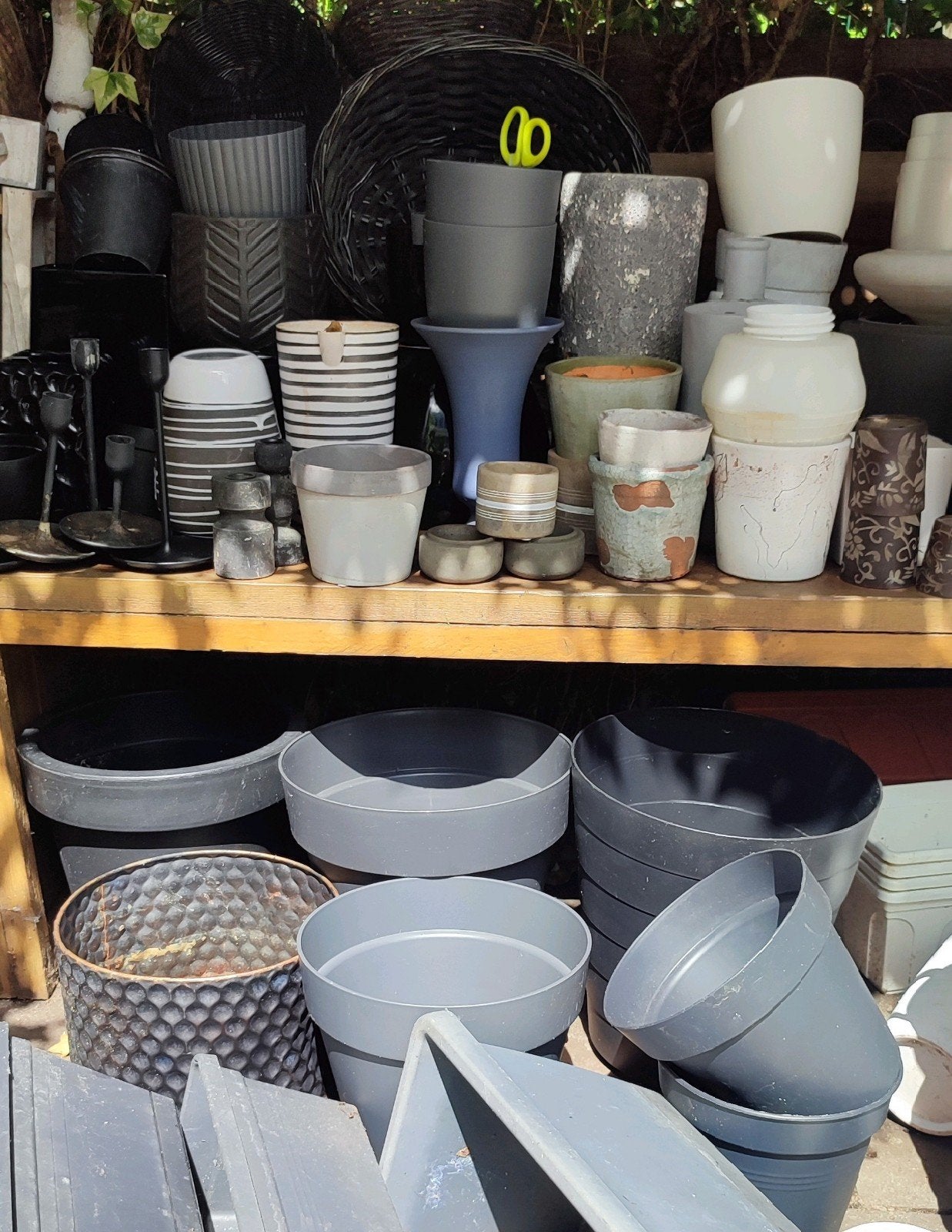 Duvers grijze, zwarte, antraciet, taupe, bruine bloempotten, Ophalen, Steen, Minder dan 30 cm, Rond