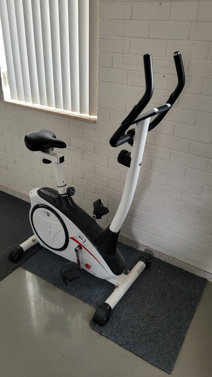 Hometrainer Christopeit Sport AL 1 - Zo goed als nieuw, Sport en Fitness, Fitnessapparatuur, Ophalen, Zo goed als nieuw, Metaal