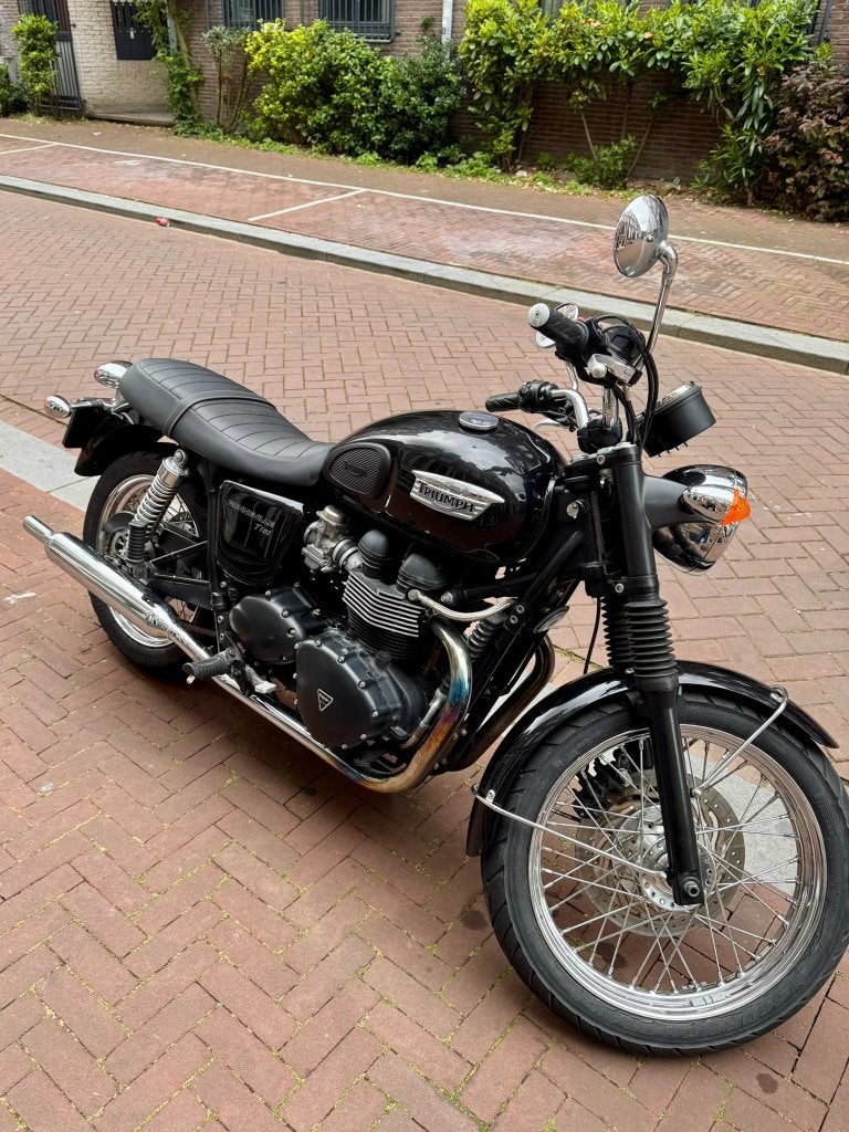 Triumph Bonneville T100 (2011), slechts 20.500 km, Motoren, 2 cilinders, Occasion, Motorrijbewijs A, Particulier