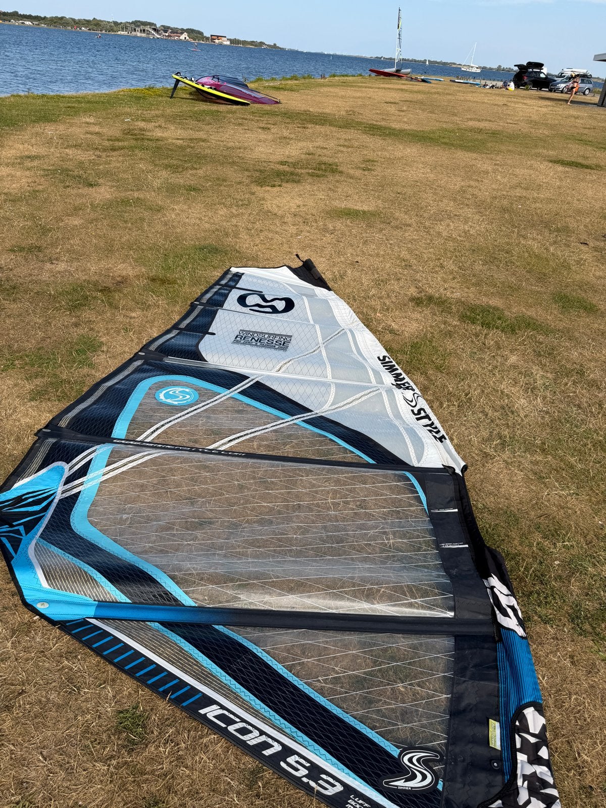 Simmer Style Icon 5.3 windsurfzeil - amper gebruikt, Watersport en Boten, Ophalen, Met draagtas, 5 tot 6.5 m², Zo goed als nieuw