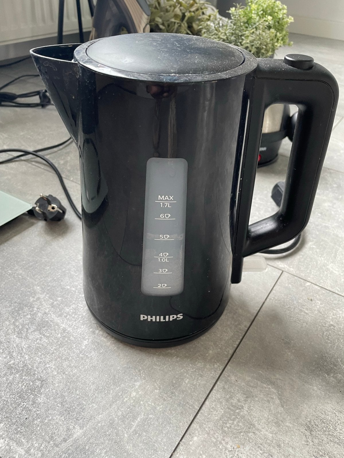 Philips Waterkoker - Zwart, 1.7L, 1 tot 2 liter, Ophalen, Gebruikt, Draadloos