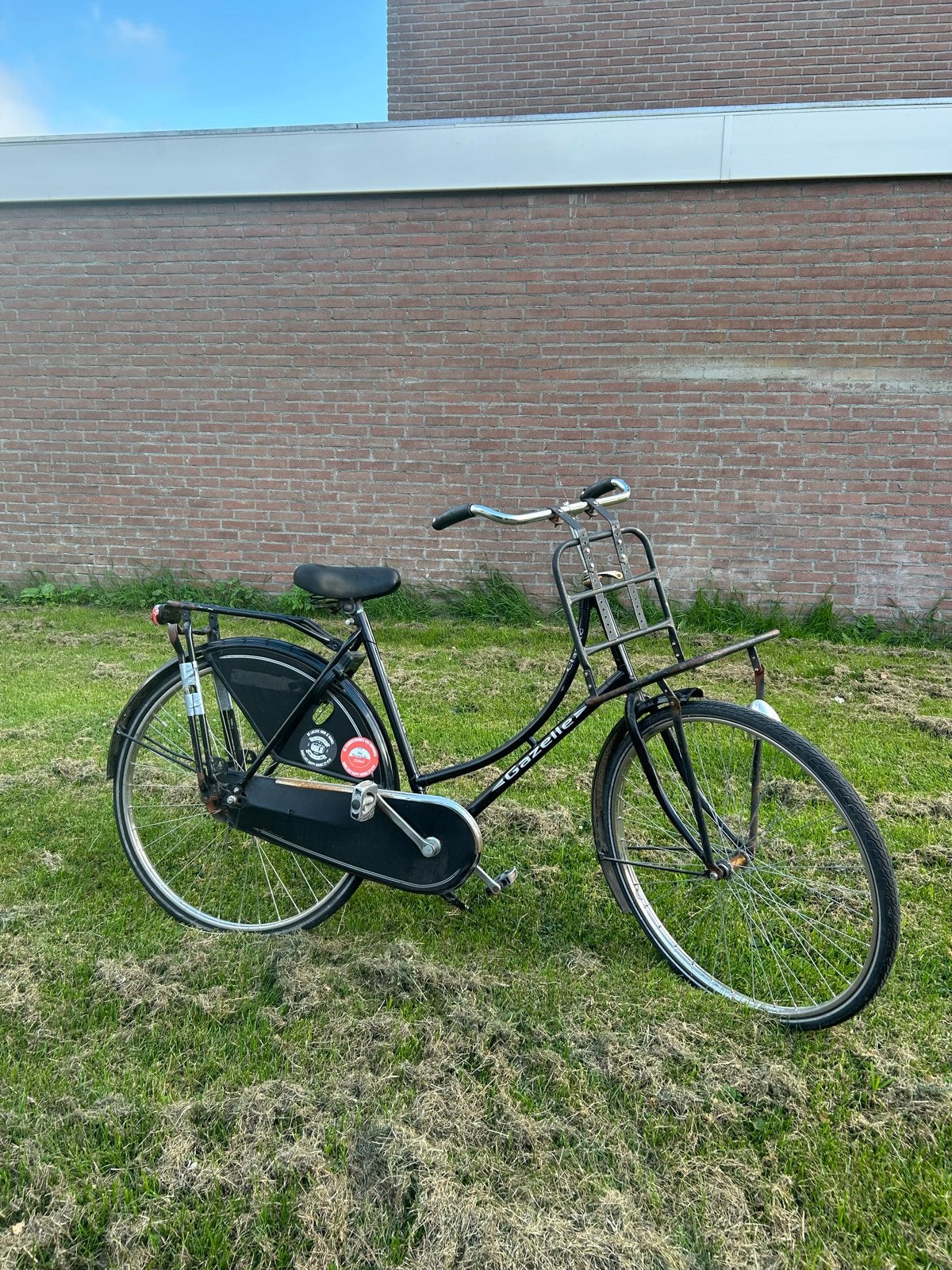 Oude Gazelle fiets - opknapper met slag in het wiel, Fietsen en Brommers, Fietsen | Dames | Damesfietsen, Gebruikt, Gazelle, 53 tot 56 cm