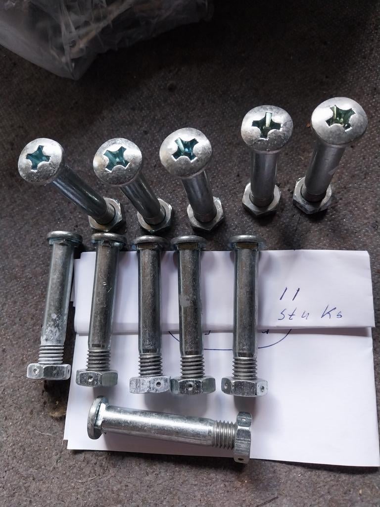 Bouten met moeren - 11 stuks, Ophalen of Verzenden, Gebruikt, 50 tot 100 mm, Bouten of Moeren