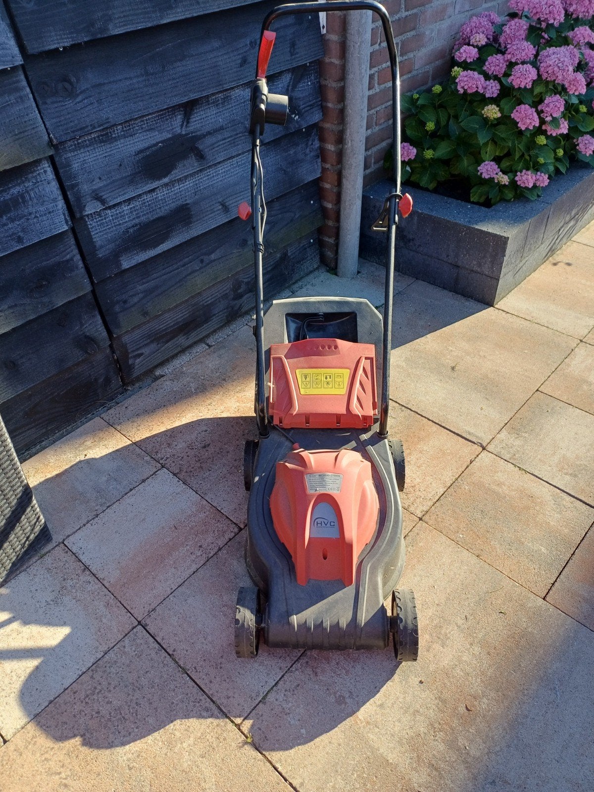 HVC Elektrische Grasmaaier MCH040-279990 - 32cm maaibreedte, Tuin en Terras, Ophalen of Verzenden, Gebruikt
