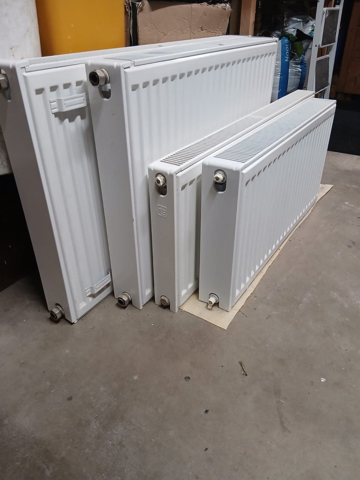 5 Radiatoren: 4x Thermrad (gebruikt) & 1x Henrad (nieuw), Ophalen, 30 tot 80 cm, Radiator, 150 cm of meer