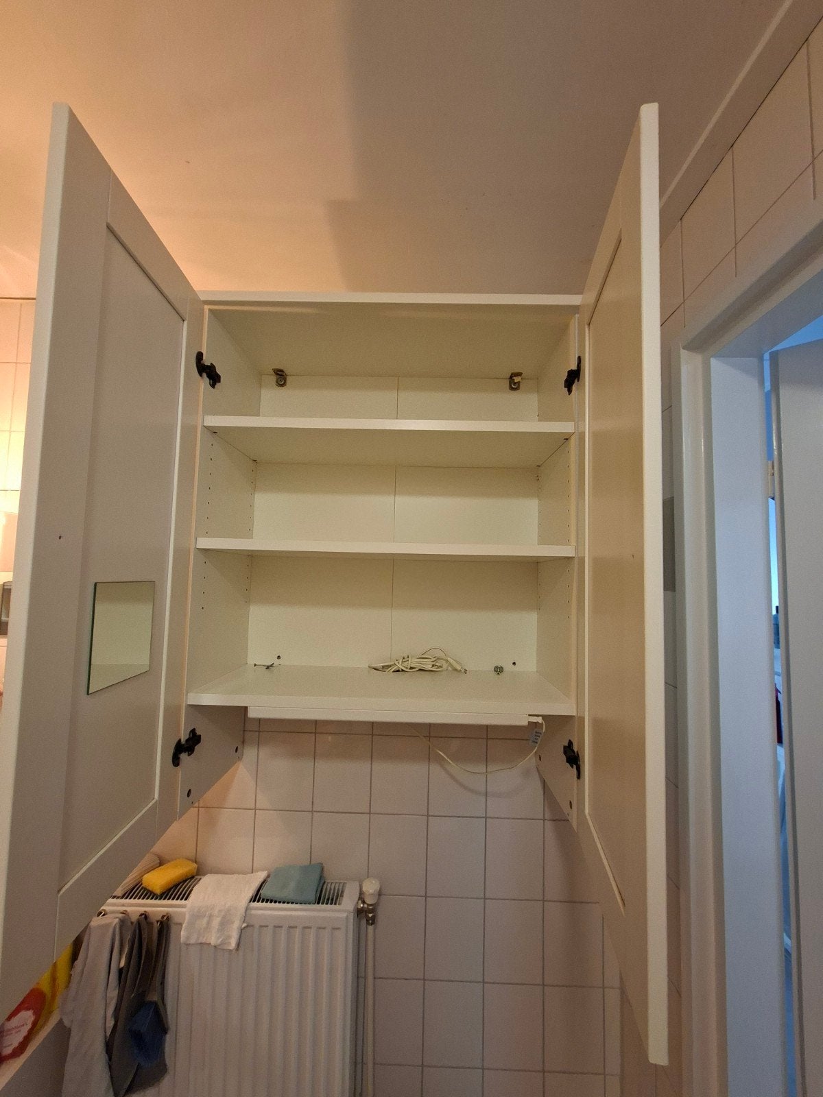 Badkamerkast met planken en verlichting / DIRECT BESCHIKBAAR, Ophalen, Gebruikt