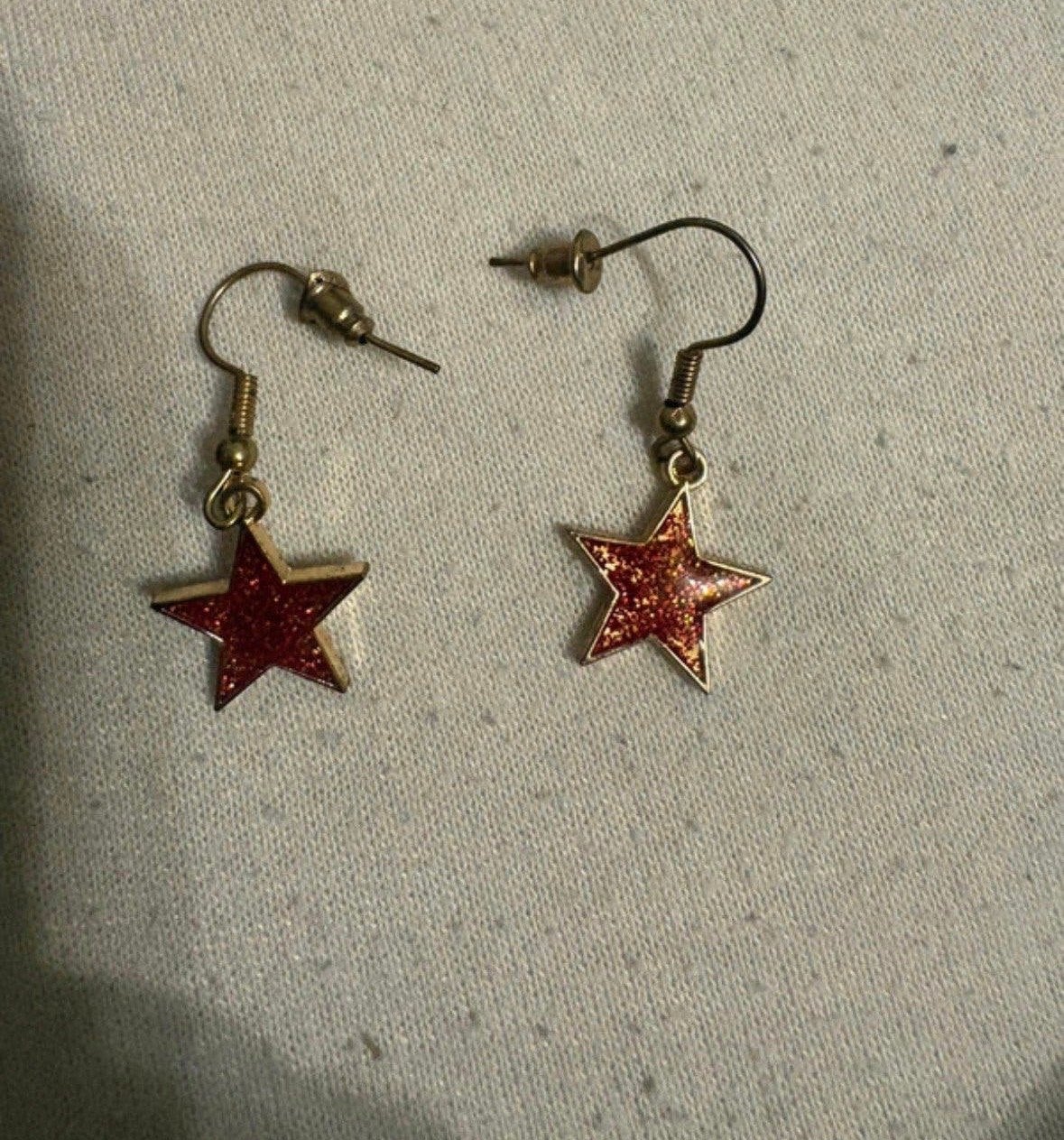 Leuke rode ster oorbellen met glitters, Sieraden, Tassen en Uiterlijk, Overige materialen, Ophalen of Verzenden, Rood, Met strass
