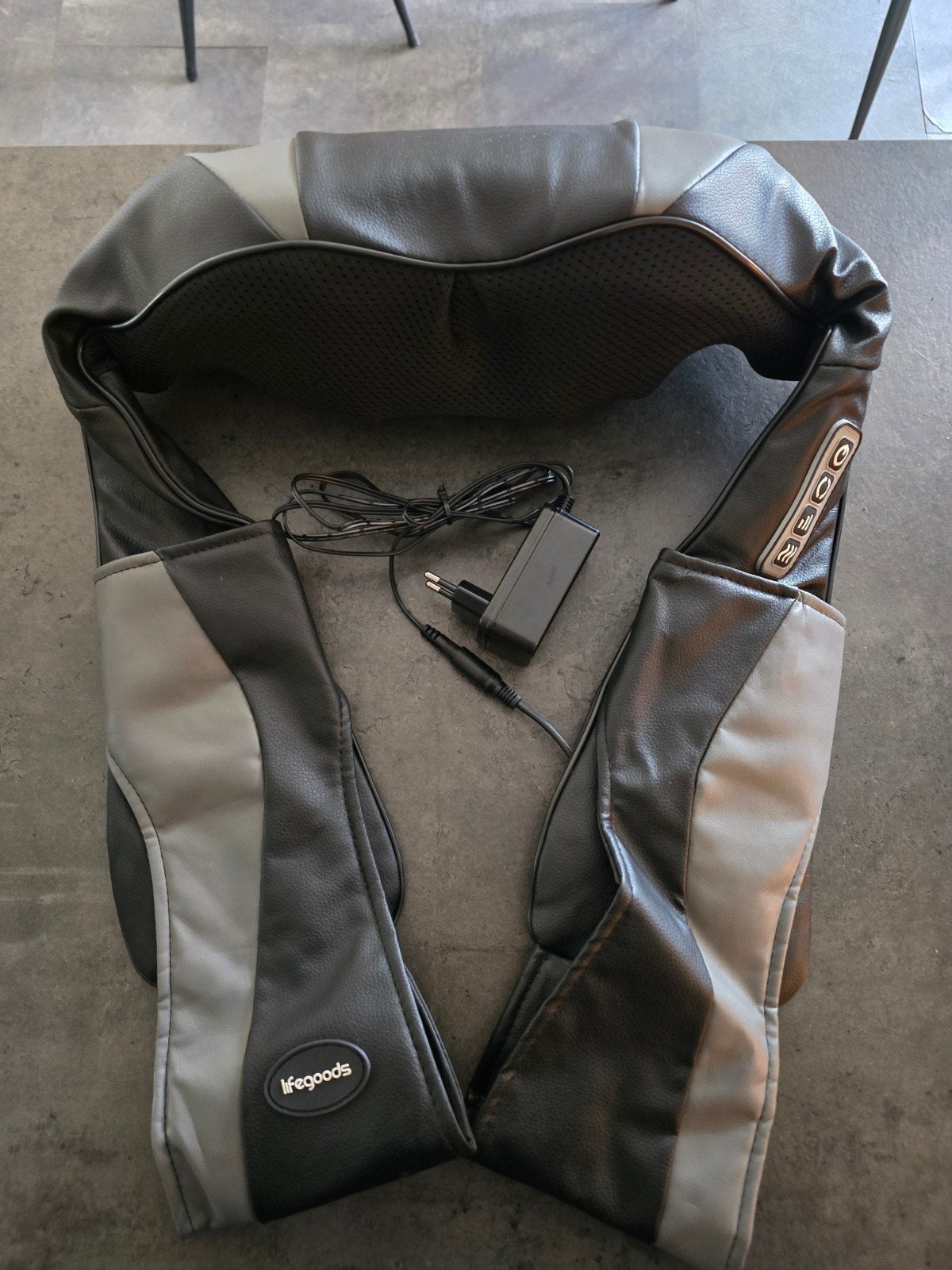 Lifegoods Shiatsu Nek- en Rugmassageapparaat met Warmte, Ophalen of Verzenden, Zo goed als nieuw, Apparaat