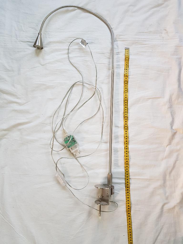 tived bureaulamp minimalistisch ikea klemlamp, Huis en Inrichting, Verzenden, Zo goed als nieuw, Metaal, 75 cm of meer
