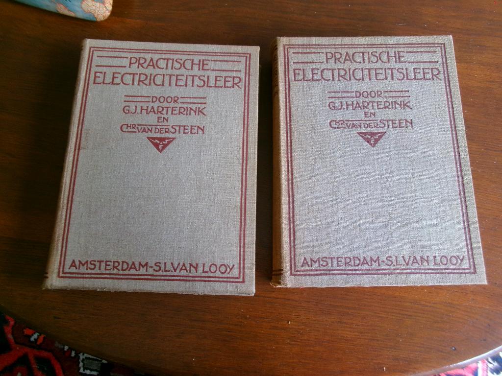 2 delen  Practische Eletriciteitsleer..., Boeken, Ophalen of Verzenden, Beta, Zo goed als nieuw, HBO