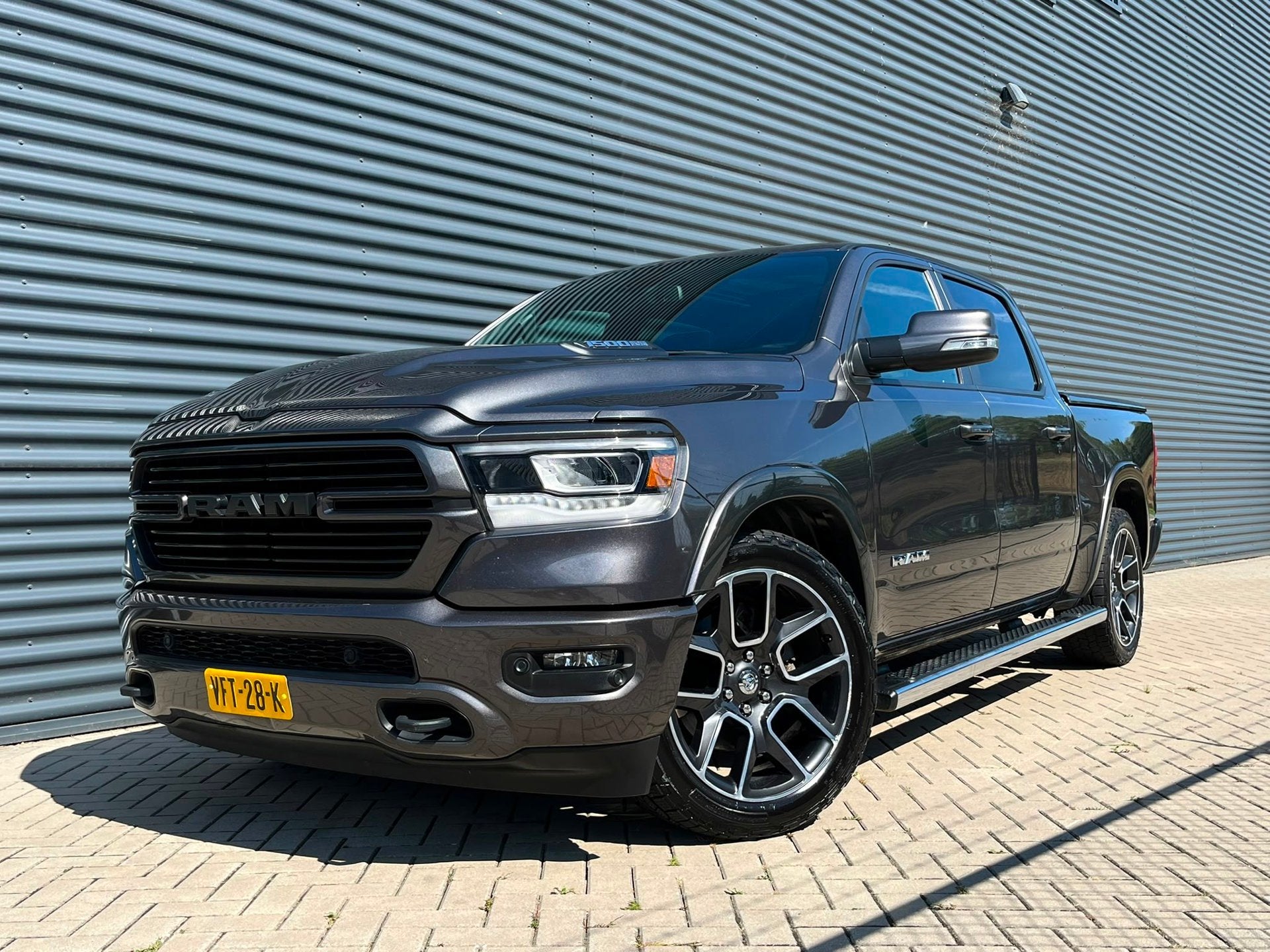 Dodge Ram 1500 5.7 V8 4x4 Crew Cab Laramie | Luchtvering | P, Auto's, Automaat, Gebruikt, 5654 cc, 2461 kg