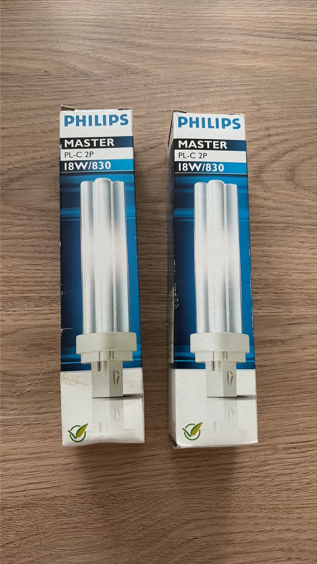 2 philips master spaarlampen 18 w, Huis en Inrichting, Lampen | Losse lampen, Ophalen of Verzenden, Zo goed als nieuw, Led-lamp