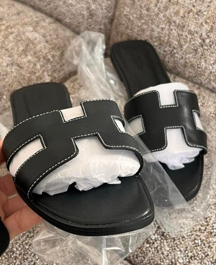 Hermes slippers zwart maat 40 (valt als 39) nieuw!, Kleding | Dames, Schoenen, Slippers, Verzenden, Zwart, Nieuw