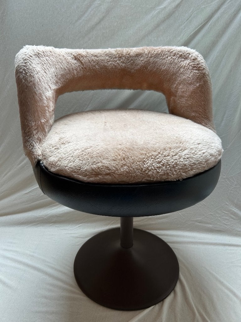 Zeldzame Vintage Retro Design Stoel – Teddy/nepleer, Huis en Inrichting, Stoelen, Ophalen, Bruin, Leer, Zo goed als nieuw