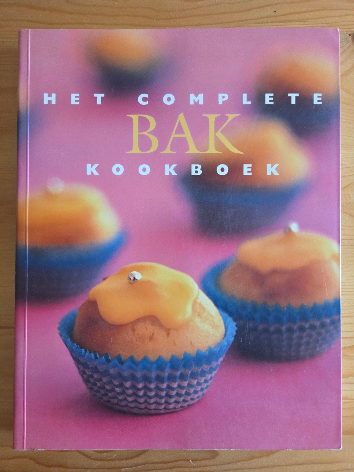 Het complete bak kookboek, Ophalen of Verzenden, Gelezen