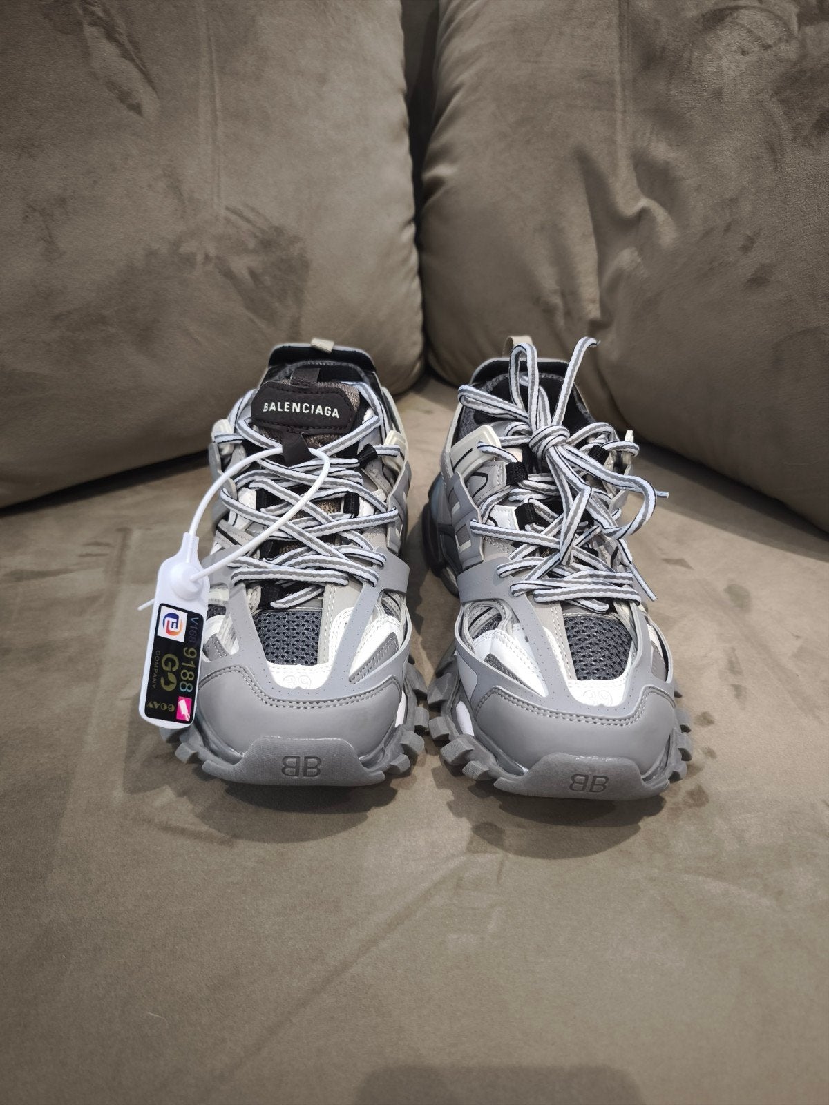 Nieuwe Balenciaga Track Sneakers Grijs Maat 39, Kleding | Dames, Balenciaga, Nieuw, Ophalen of Verzenden, Sneakers of Gympen