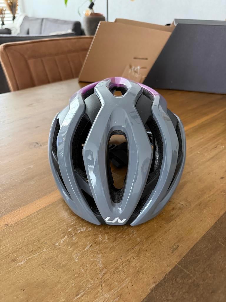 Liv Helm, maat S, Fietsen en Brommers, Fietsaccessoires | Fietshelmen, Ophalen of Verzenden, Zo goed als nieuw, S, Dame